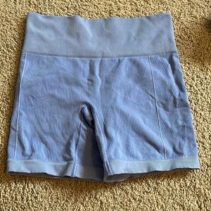 Size 6 lulu shorts